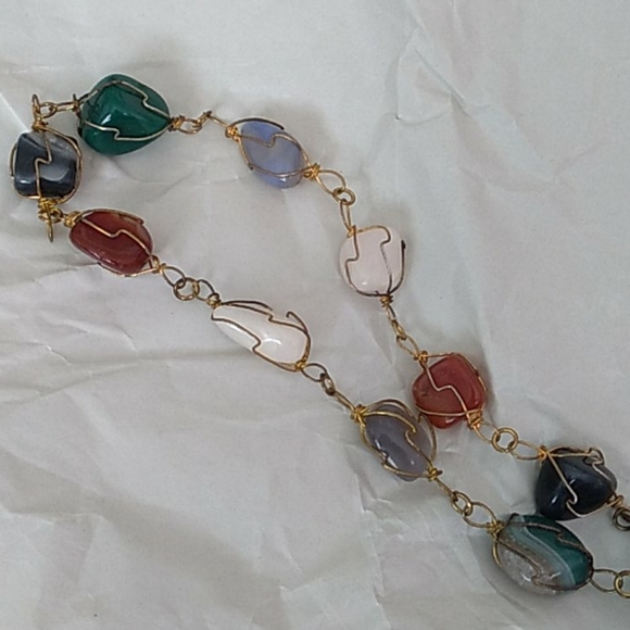 Bead and wire necklace - Picture 2 of 3